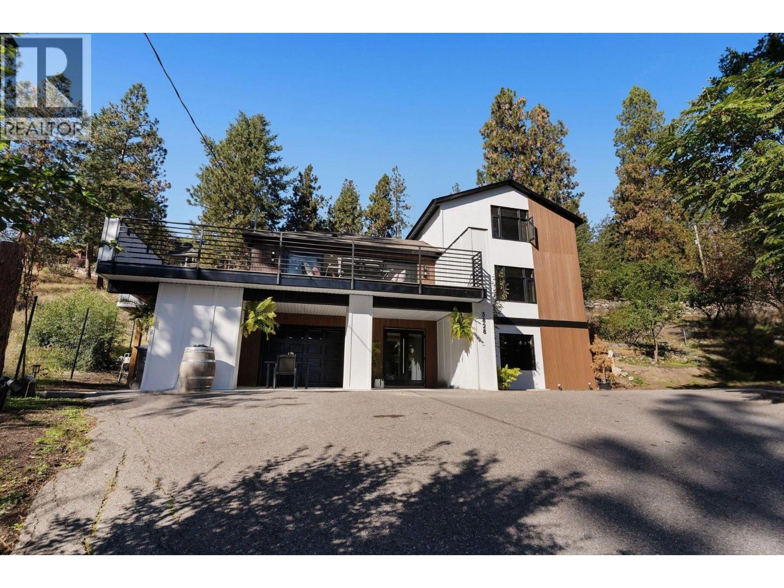 5828 Brown Place