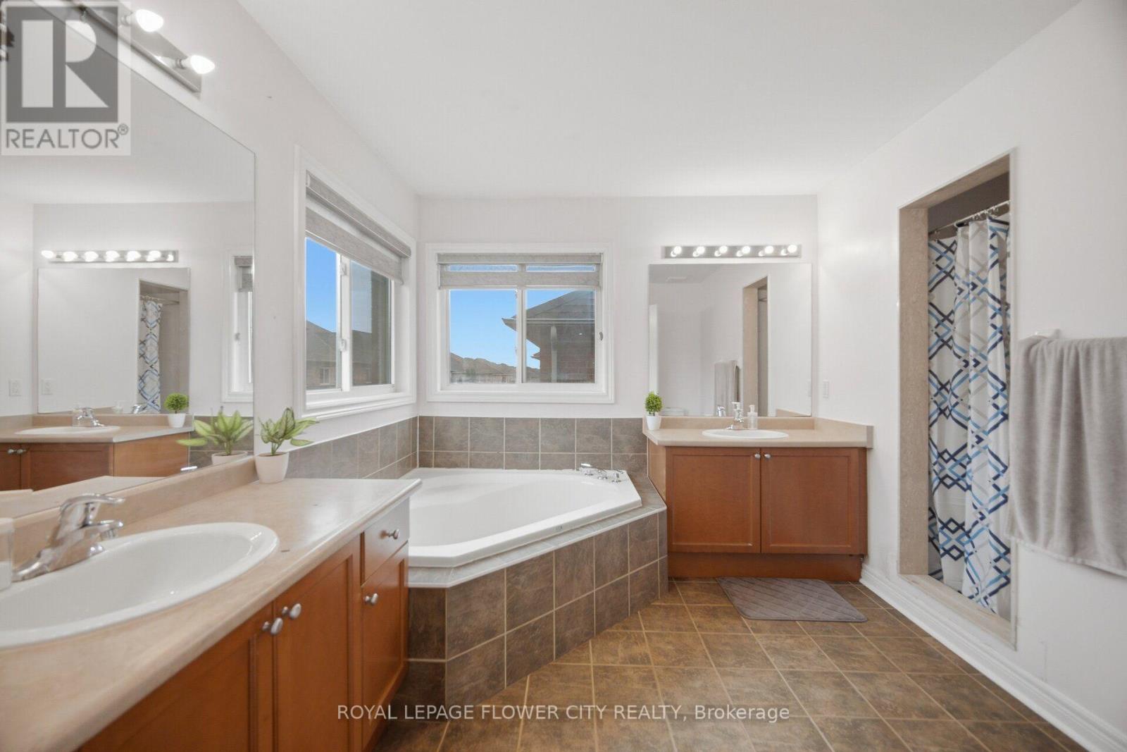 4 Castle Mountain Drive, Brampton, Ontario  L6R 2Y1 - Photo 27 - W13842246