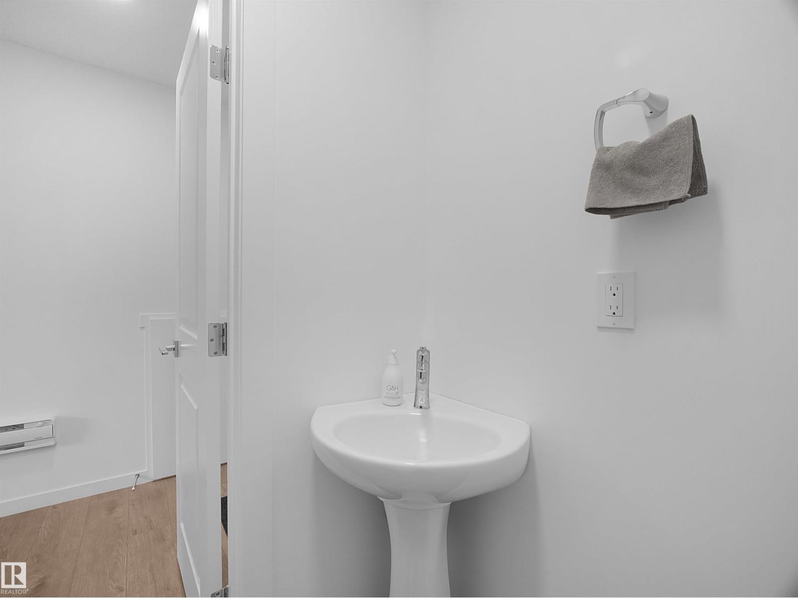 #44 1025 SECORD PROMENADE PM NW