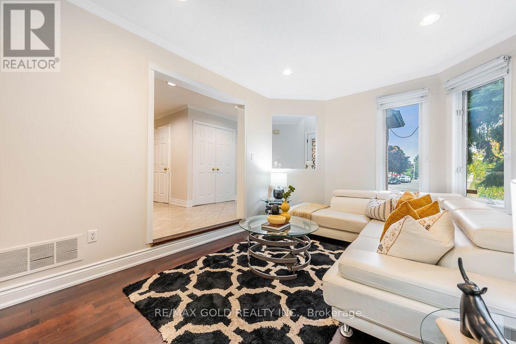 1361 Daniel Creek Road, Mississauga, Ontario  L5V 1V3 - Photo 9 - W13857266