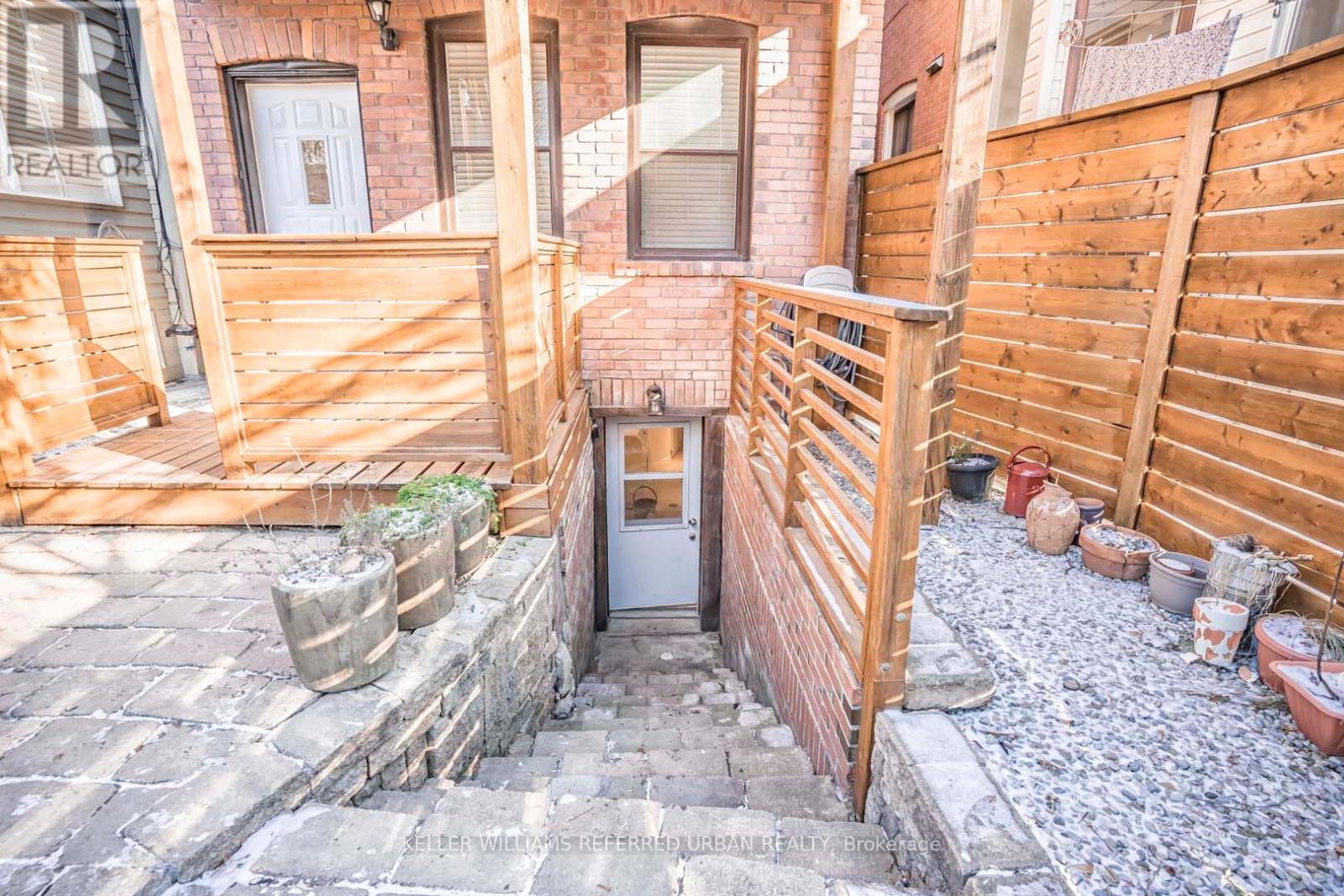 Main - 226 Harvie Avenue, Toronto, Ontario  M6E 4K6 - Photo 11 - W13857302