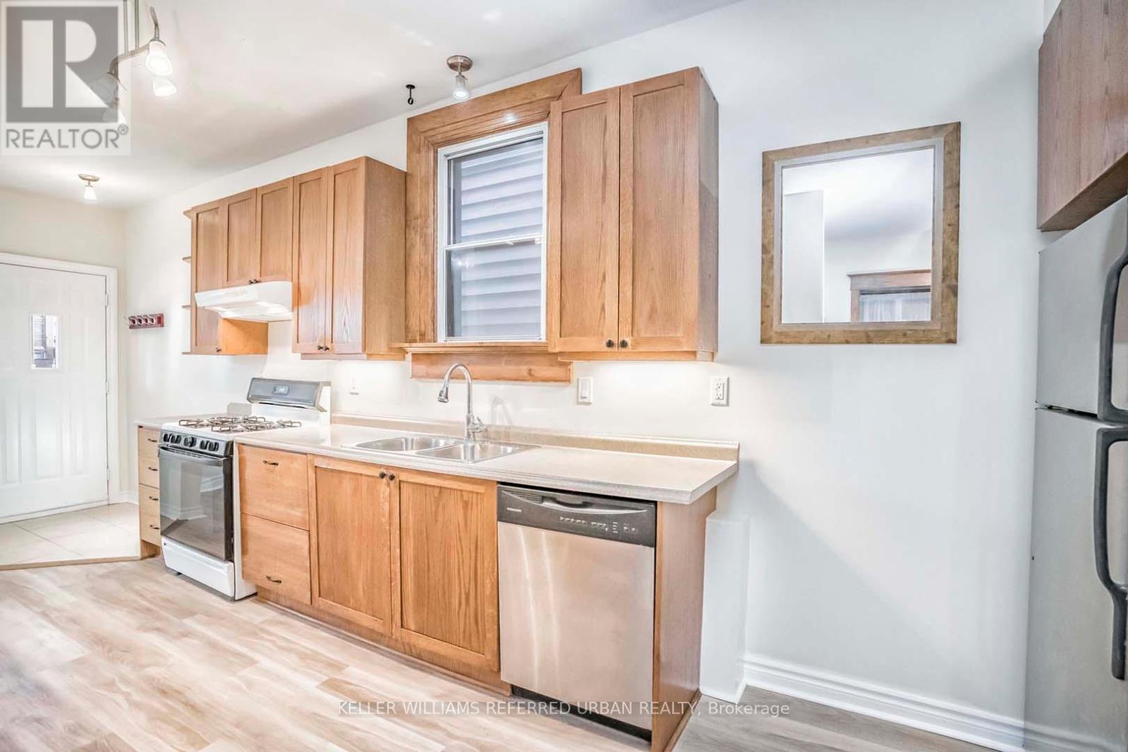 Main - 226 Harvie Avenue, Toronto, Ontario  M6E 4K6 - Photo 19 - W13857302