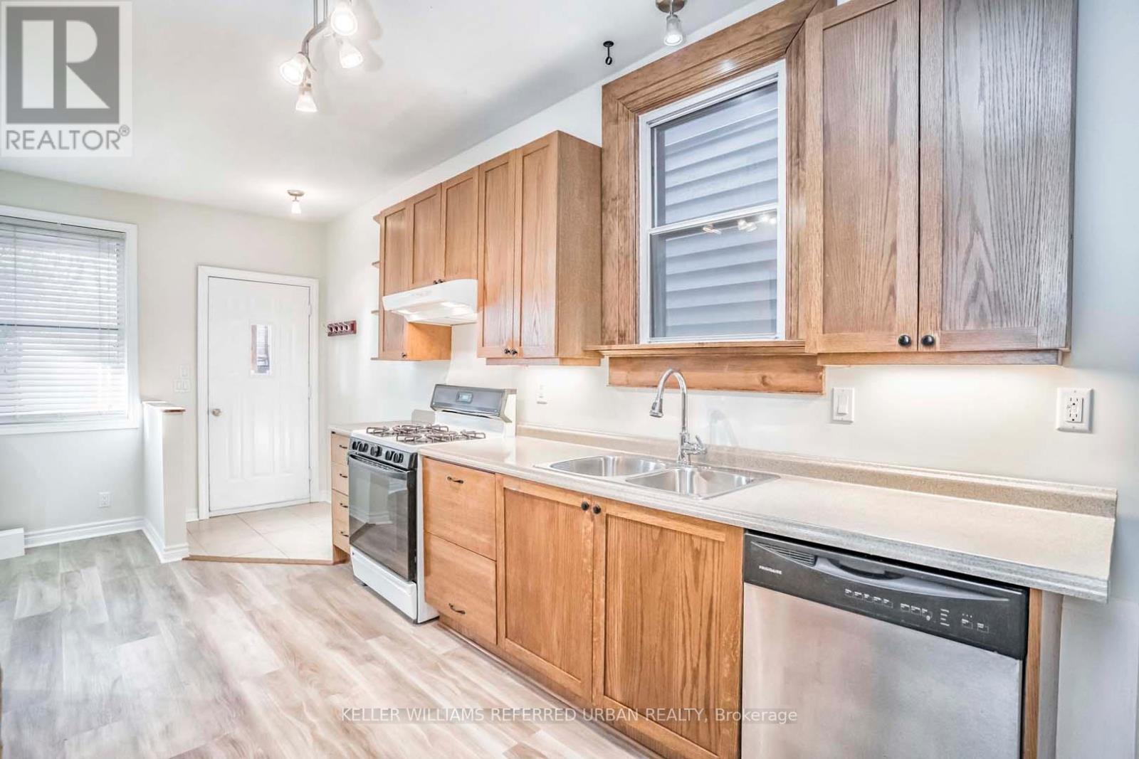Main - 226 Harvie Avenue, Toronto, Ontario  M6E 4K6 - Photo 20 - W13857302
