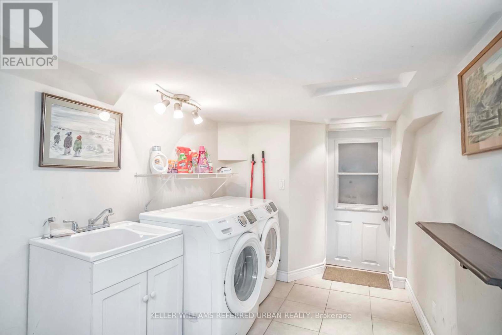 Main - 226 Harvie Avenue, Toronto, Ontario  M6E 4K6 - Photo 31 - W13857302