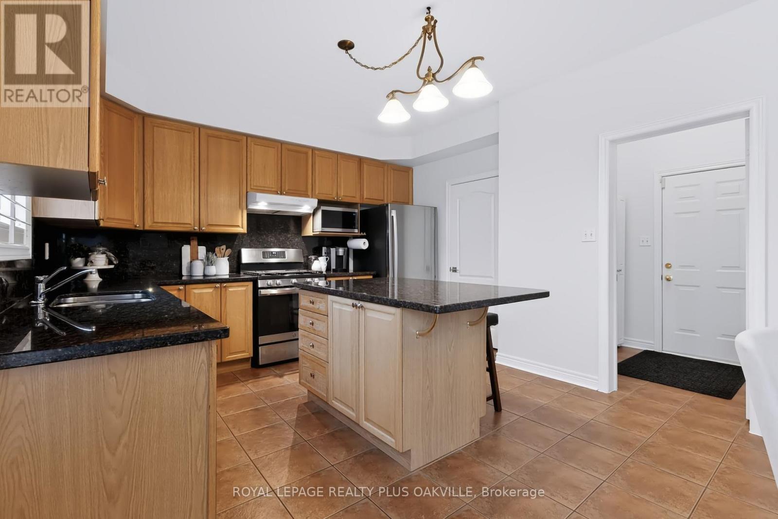 2254 Dunforest Crescent, Oakville, Ontario  L6M 4X3 - Photo 10 - W13857310