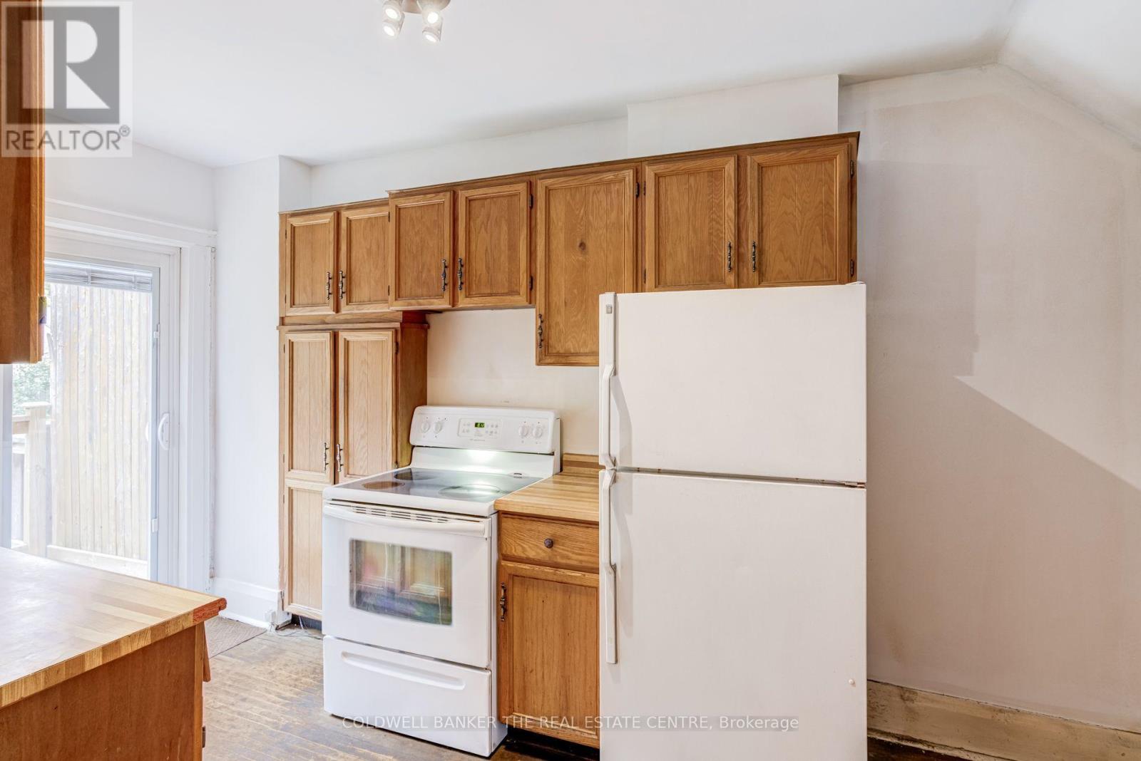 134 Harvie Avenue, Toronto, Ontario  M6E 4K3 - Photo 14 - W13857312