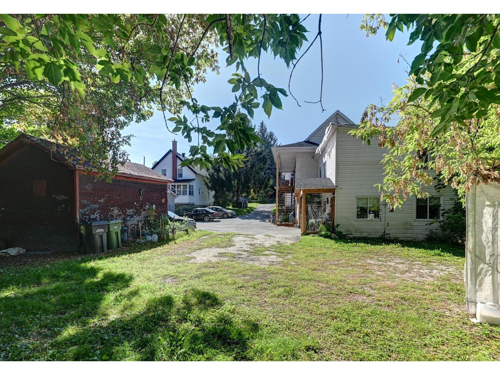 781-791 Rue Short Sherbrooke (Les Nations) Quebec Canada J1H2E7 5