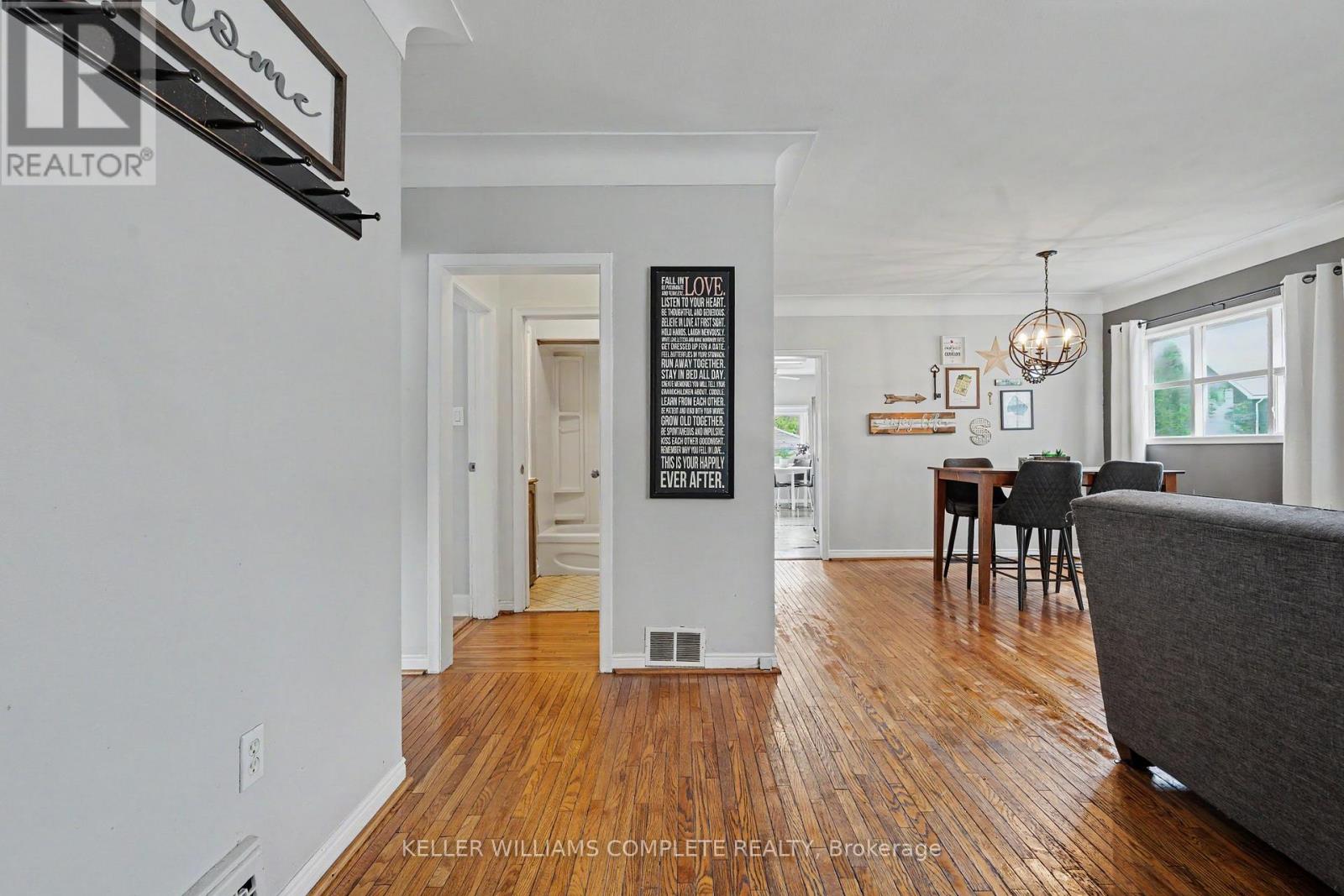 20 East 18th Street, Hamilton, Ontario  L9A 4N7 - Photo 5 - X13857270