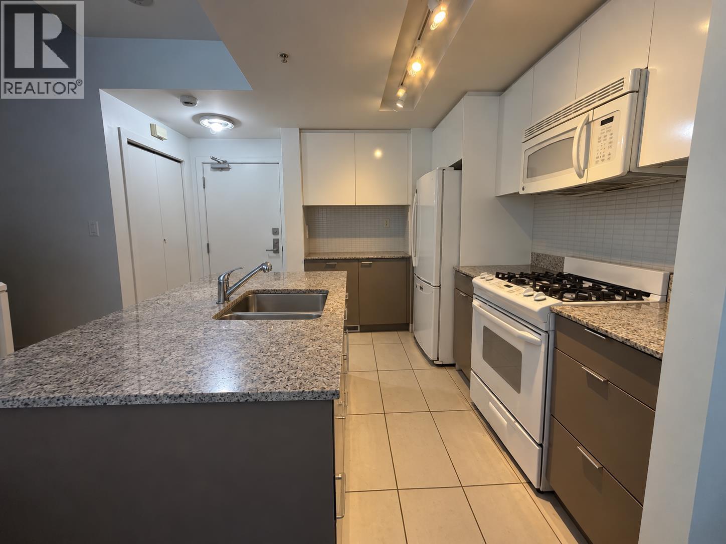 210 4808 Hazel Street, Burnaby, British Columbia  V5H 0A2 - Photo 8 - R3169232