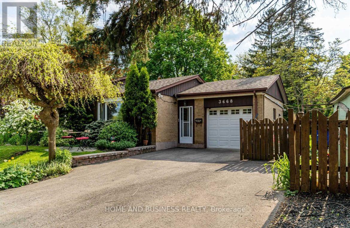 3668 The Credit Woodlands Road, Mississauga, Ontario  L5C 2K9 - Photo 6 - W13857322