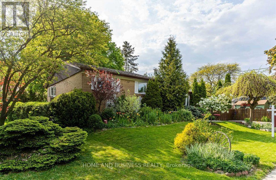 3668 The Credit Woodlands Road, Mississauga, Ontario  L5C 2K9 - Photo 7 - W13857322