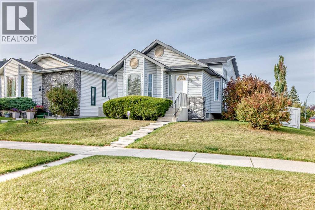 82 Riverglen Drive SE