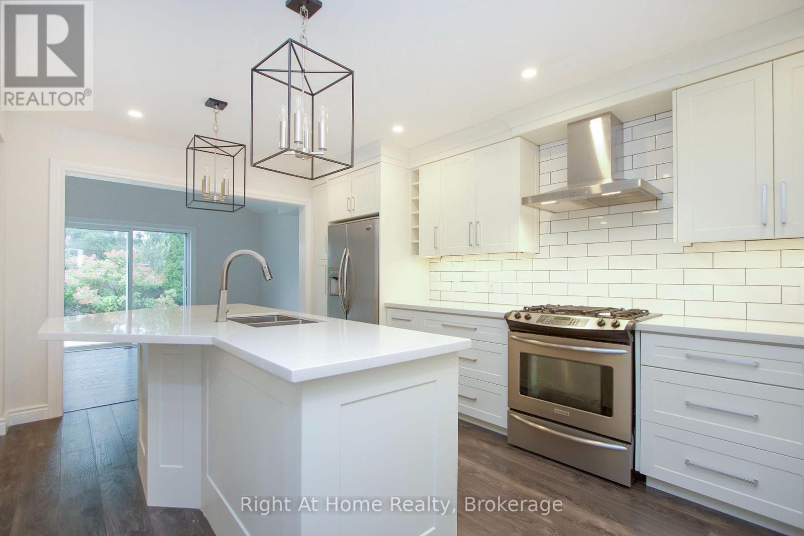 1263 Gyatt Crescent, Oshawa, Ontario  L1K 0M2 - Photo 6 - E13857356