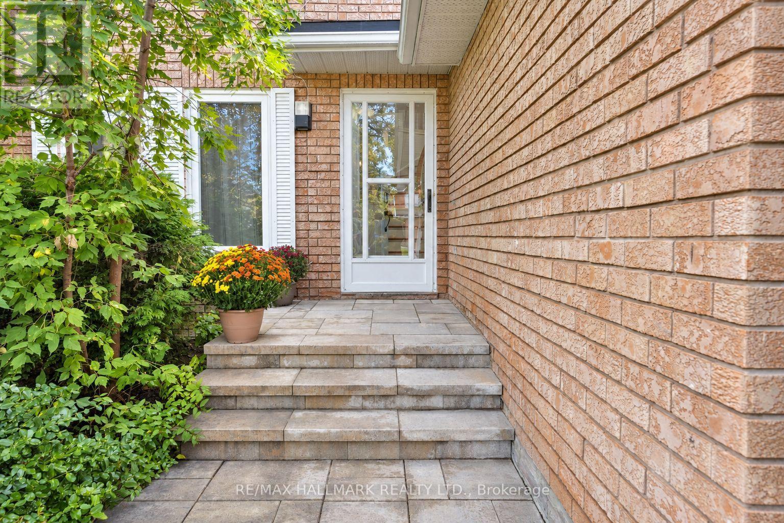 14 Crawford Rose Drive, Aurora (Aurora Heights), Ontario  L4G 4P2 - Photo 4 - N13857406