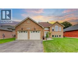 64 BLACKFRIAR Lane, Brantford, Ontario