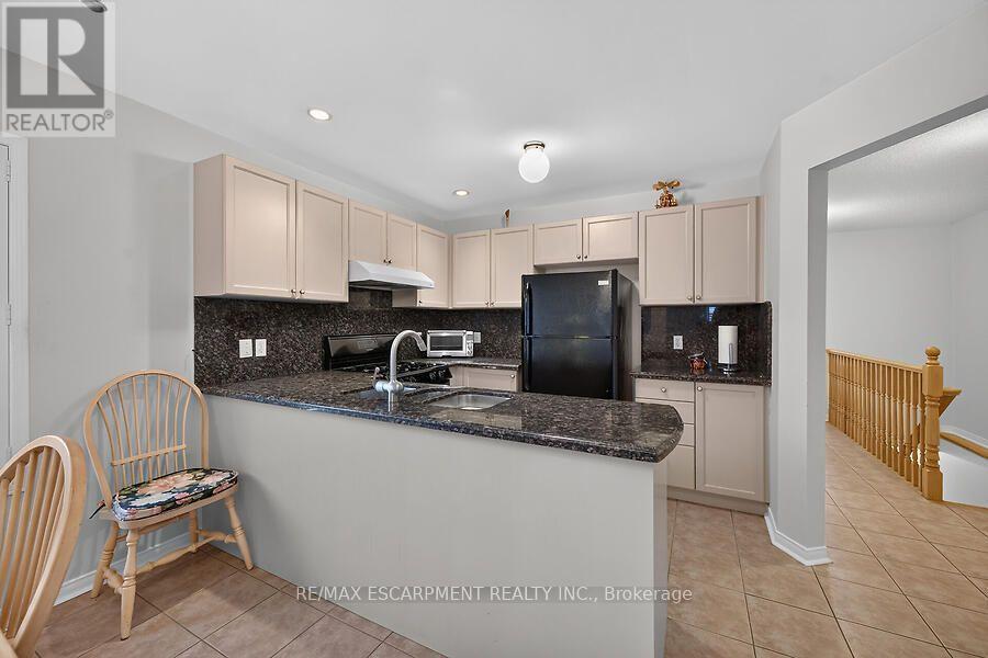 166 Toby Crescent, Hamilton, Ontario  L8T 2P2 - Photo 7 - X13857400