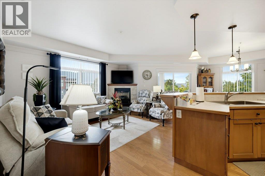 611 Shuswap Street SW Unit# 301, Salmon Arm, British Columbia  V1E 0A2 - Photo 4 - 10402614