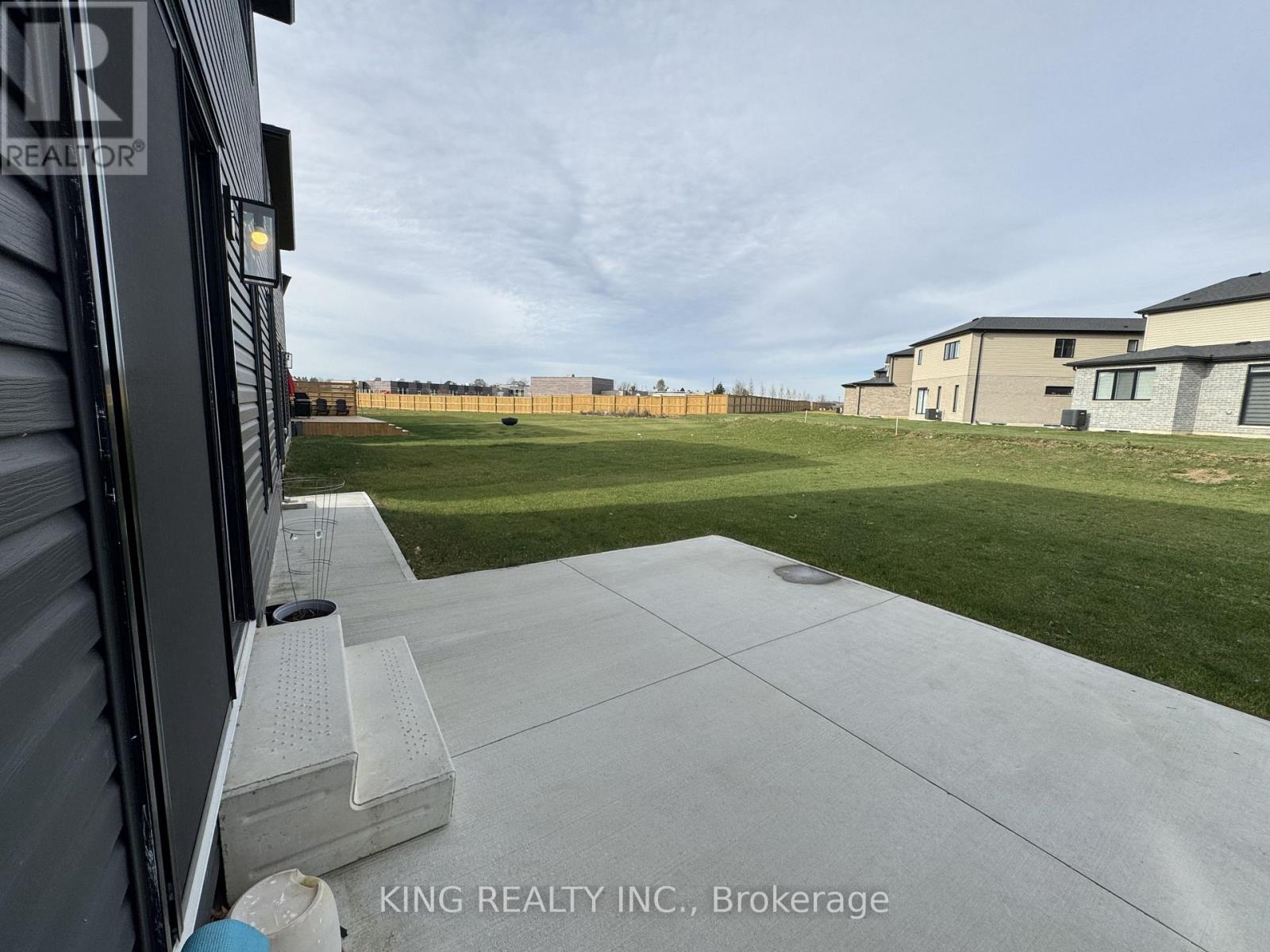 Upper - 1462 Twilite Boulevard, London North, Ontario N6G 3R5 - Photo 37 - X13857512
