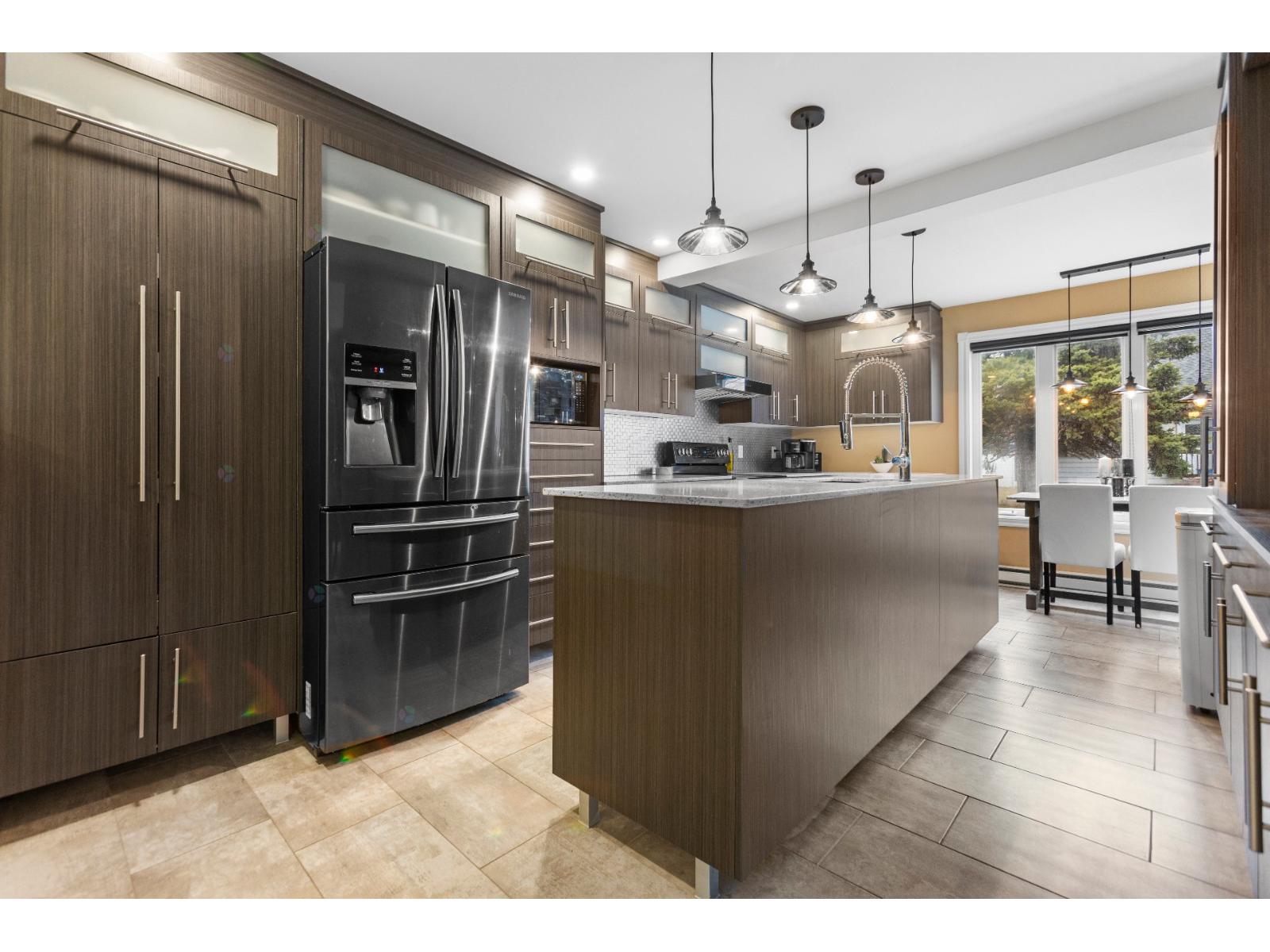 73 Rue Ellen Salaberry-de-Valleyfield Quebec Canada J6S3A7 3