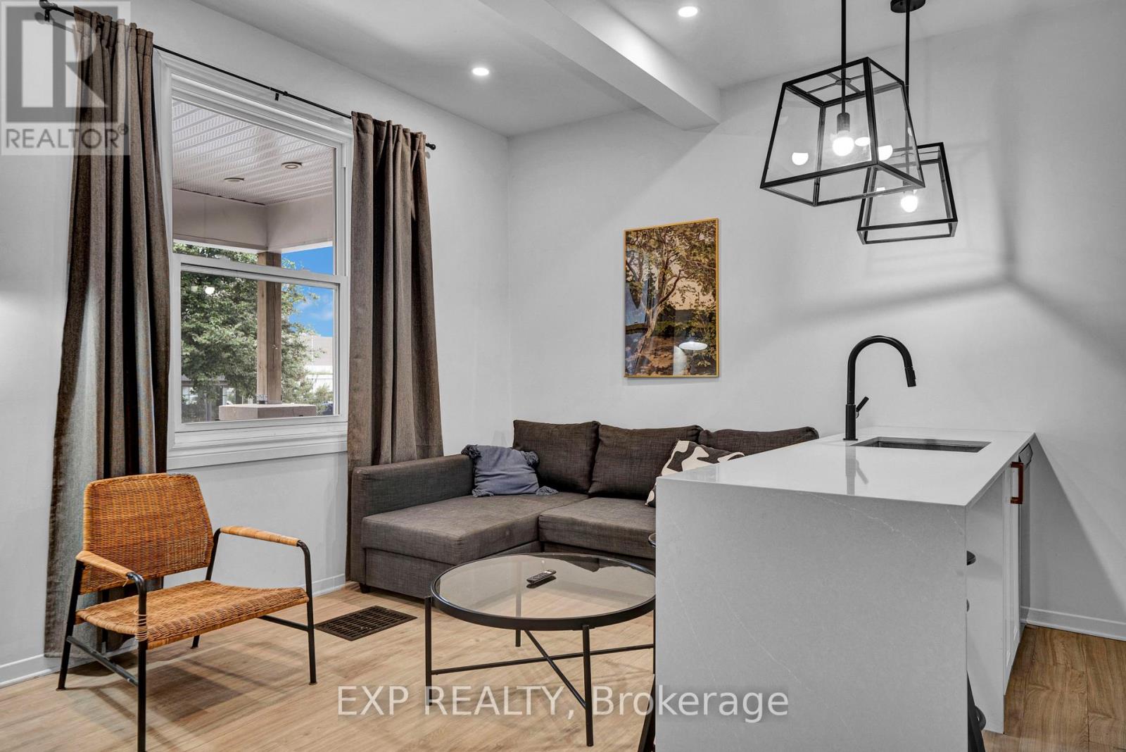 2 - 327 Catherine Street, Ottawa, Ontario K1R 5T4 - Photo 4 - X13857430