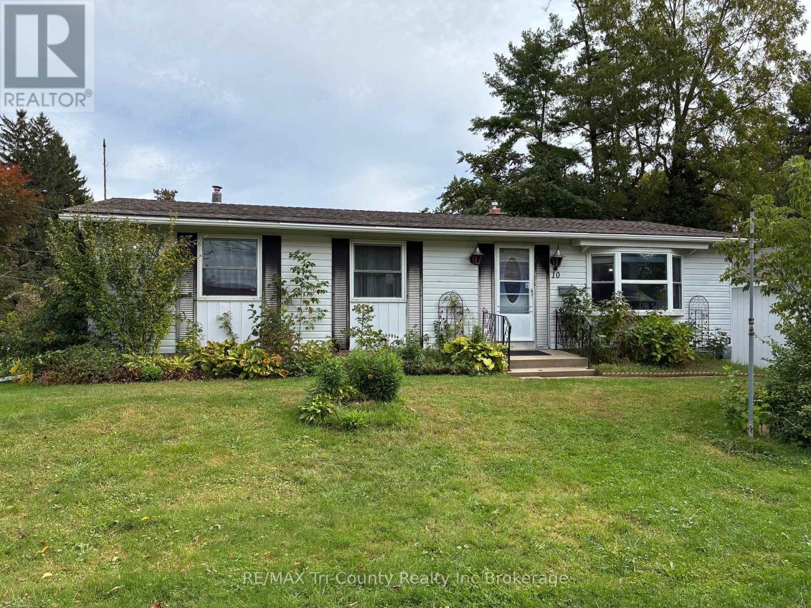 10 Elizabeth Street, Bayham, Ontario  N0J 1T0 - Photo 1 - X13857436