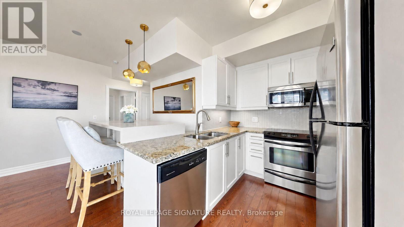 402 - 500 St Clair Avenue W, Toronto, Ontario  M6C 1A8 - Photo 10 - C13857534