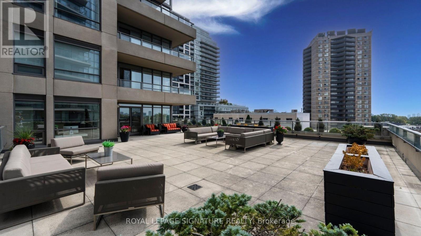 402 - 500 St Clair Avenue W, Toronto, Ontario  M6C 1A8 - Photo 45 - C13857534