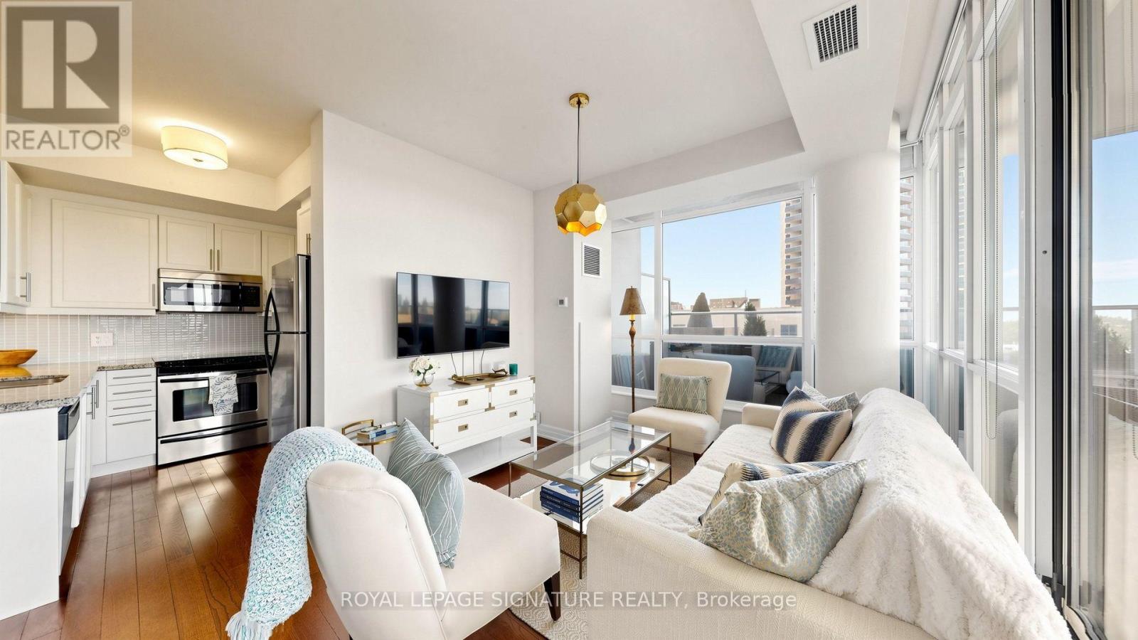 402 - 500 St Clair Avenue W, Toronto, Ontario  M6C 1A8 - Photo 8 - C13857534