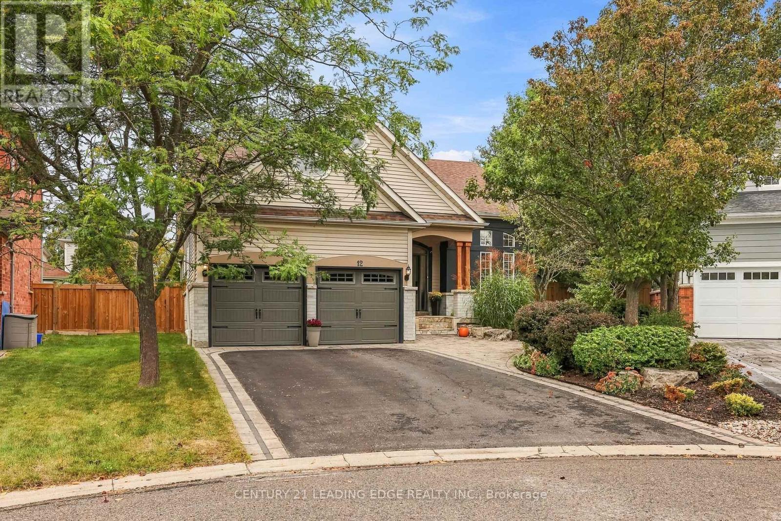 12 COASTVIEW COURT, whitby (port whitby), Ontario