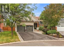 12 COASTVIEW COURT, Whitby, Ontario