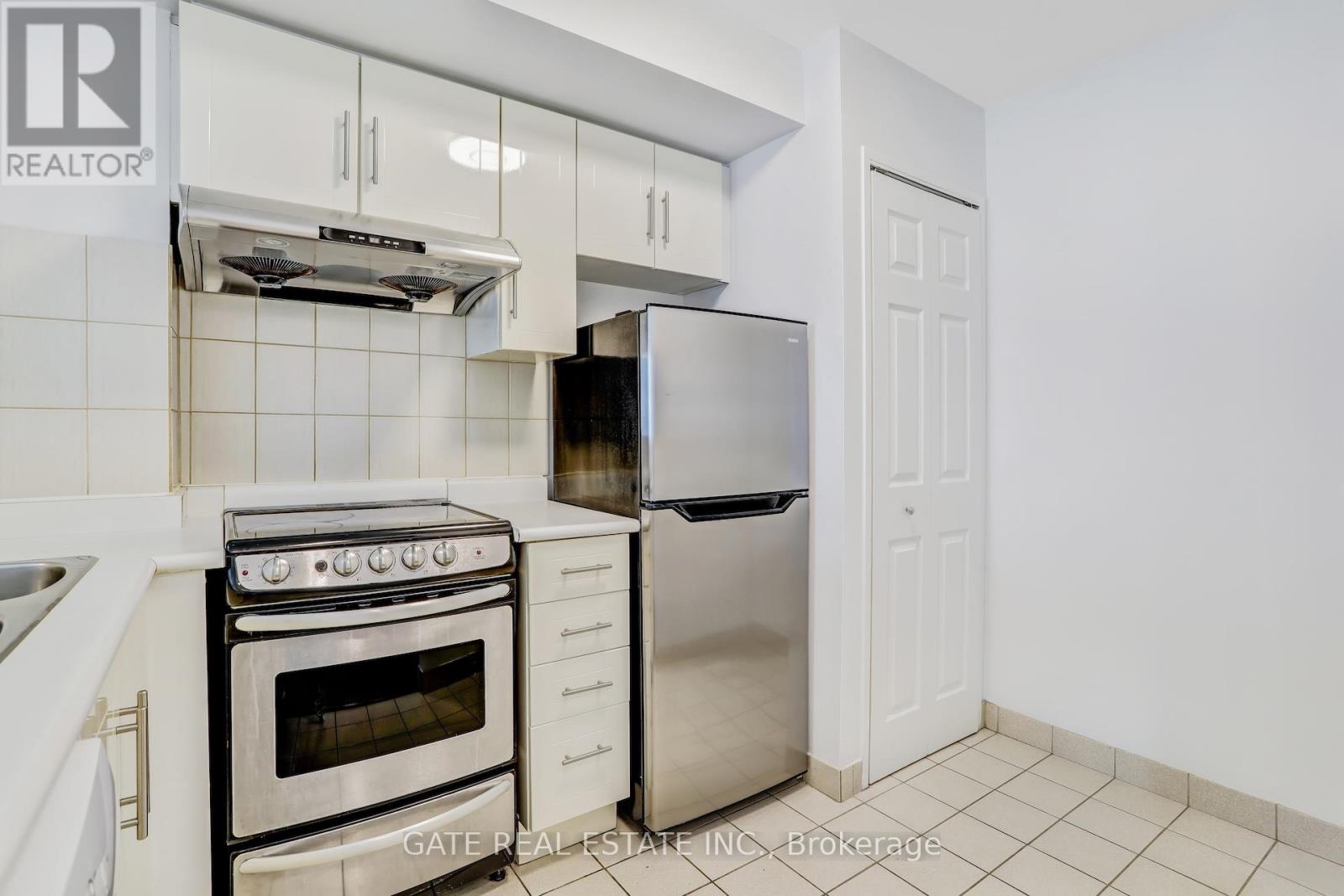 1111 - 8 Lee Centre Drive, Toronto, Ontario  M1H 3H8 - Photo 15 - E13857450