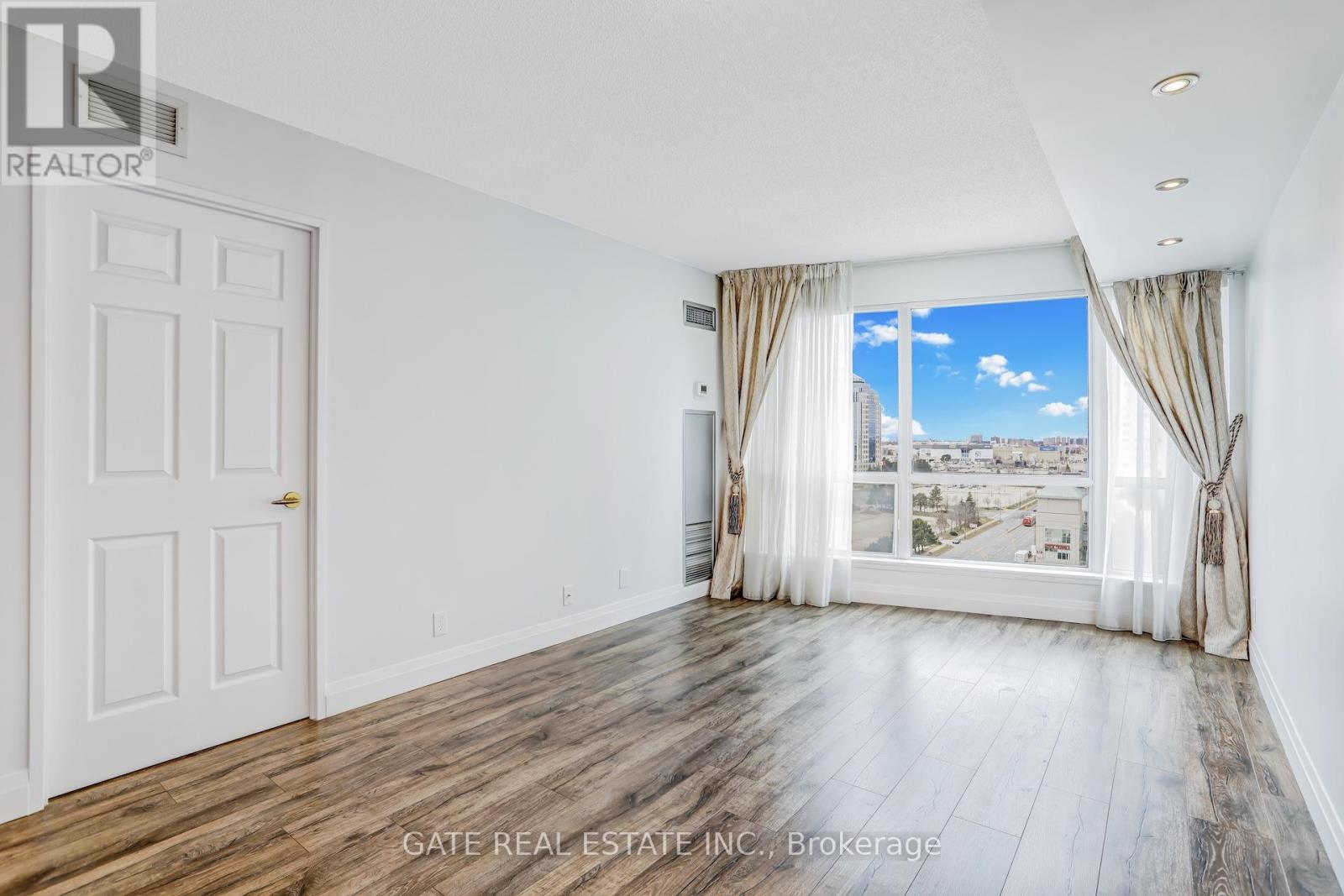 1111 - 8 Lee Centre Drive, Toronto, Ontario  M1H 3H8 - Photo 8 - E13857450
