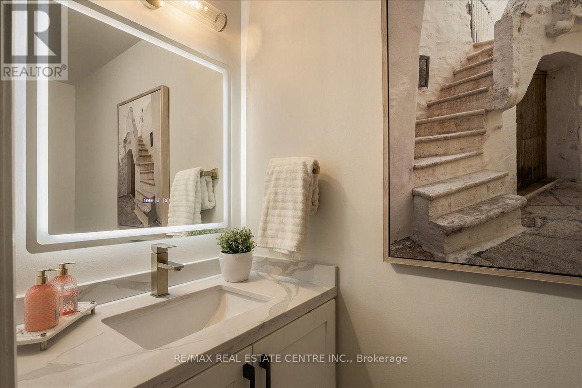 1749 Heritage Way, Oakville, Ontario  L6M 3A2 - Photo 20 - W13857480