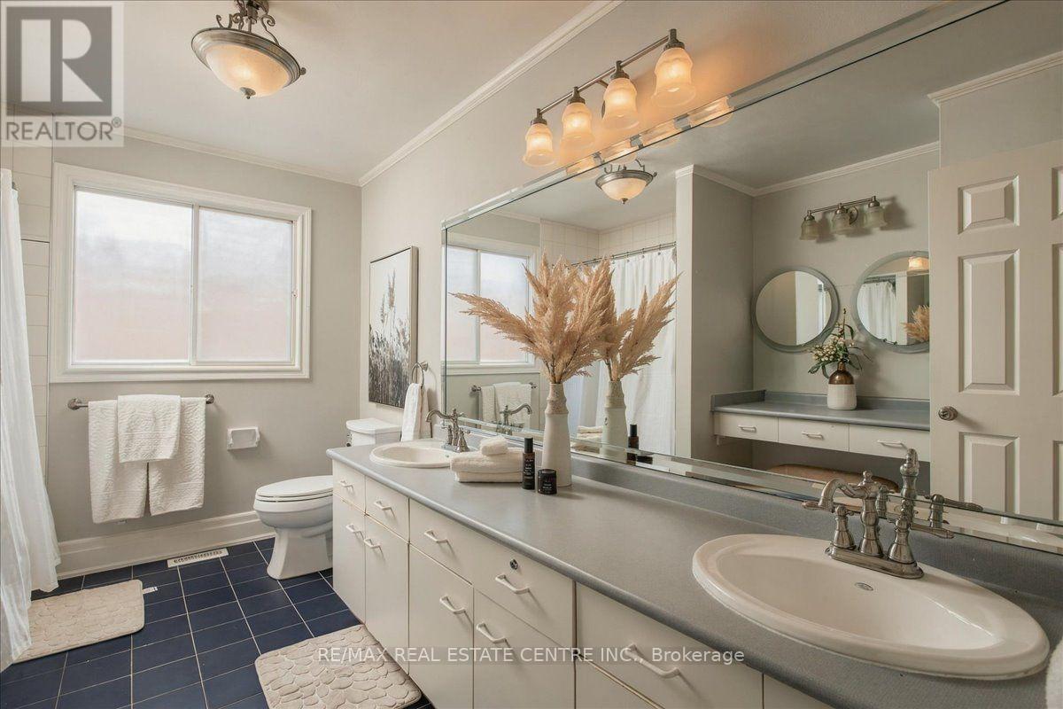 1749 Heritage Way, Oakville, Ontario  L6M 3A2 - Photo 33 - W13857480