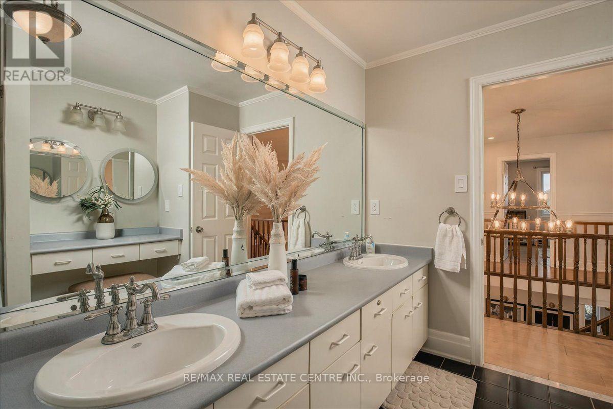 1749 Heritage Way, Oakville, Ontario  L6M 3A2 - Photo 34 - W13857480