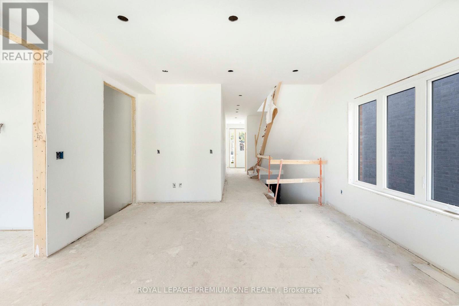 8 Jack Kenny Court, Caledon, Ontario  L7E 2M5 - Photo 4 - W13857498