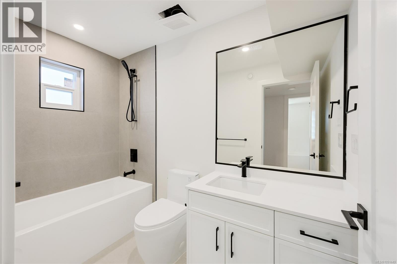2119 Kingbird Dr