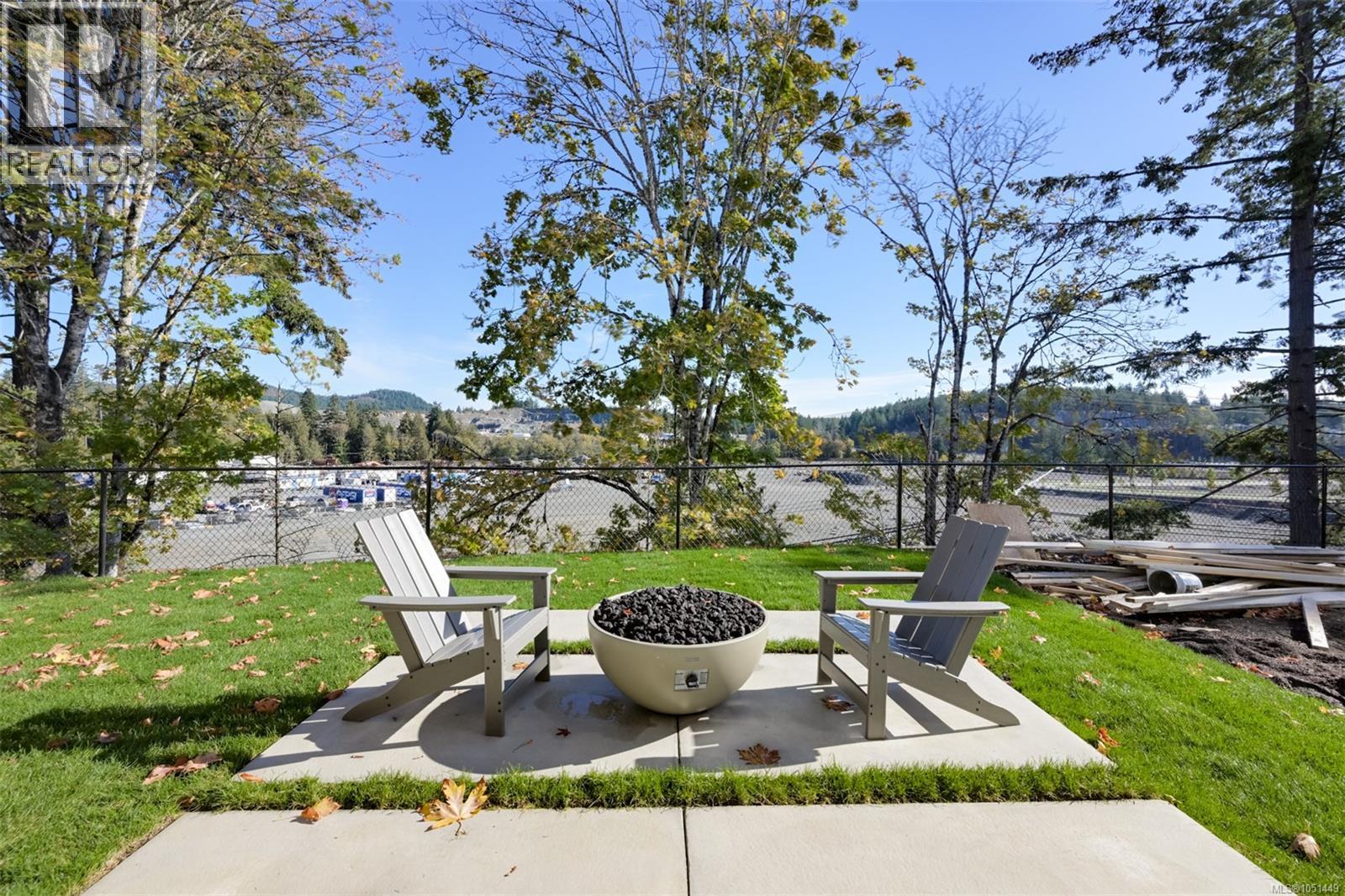 2119 Kingbird Dr
