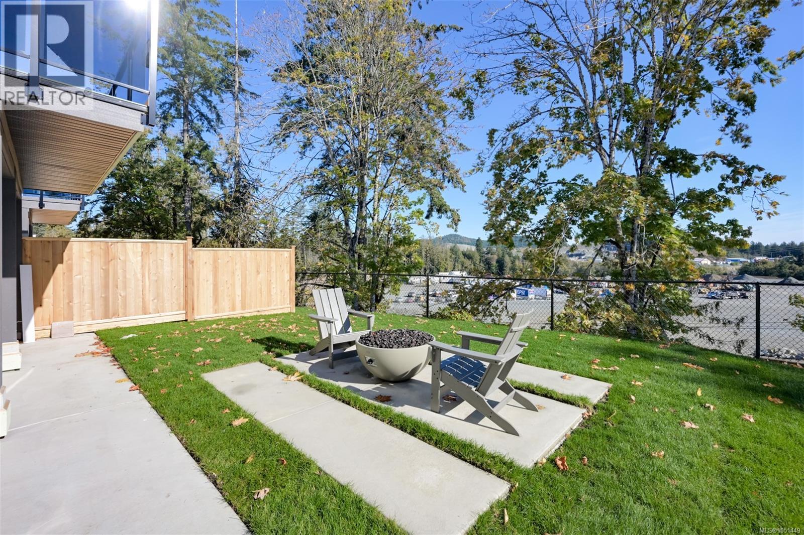 2119 Kingbird Dr