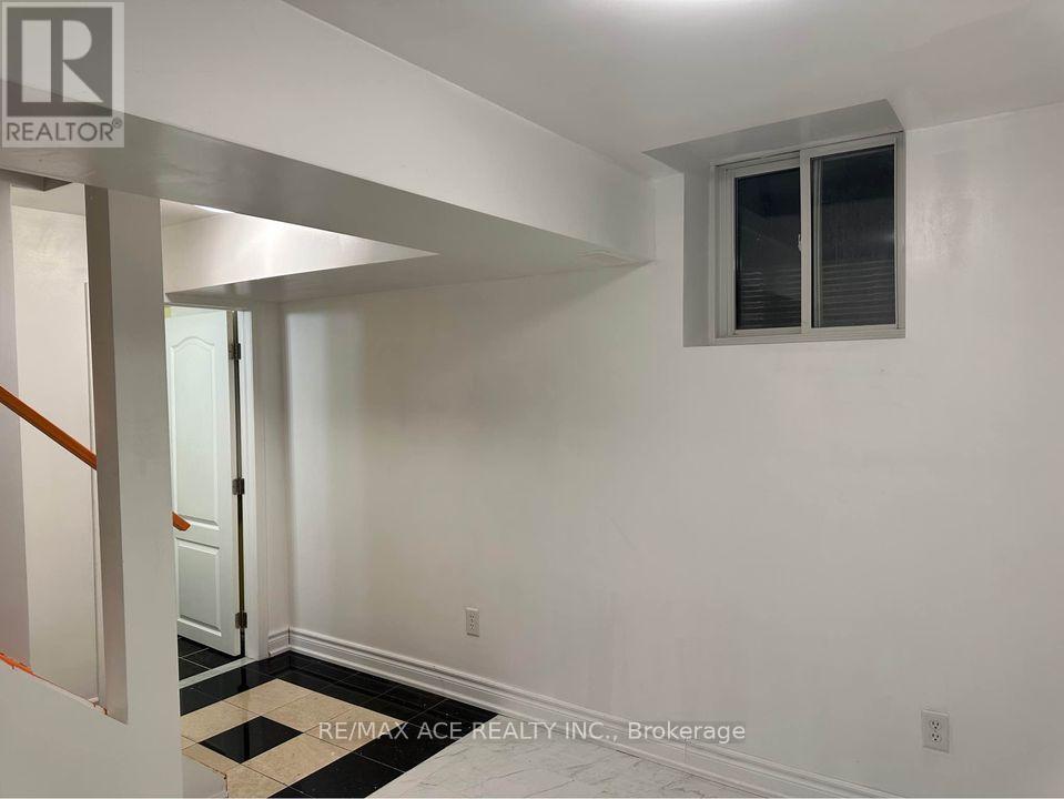 Bsmt - 11 Seasons Drive, Toronto, Ontario  M1X 1X4 - Photo 4 - E13857192