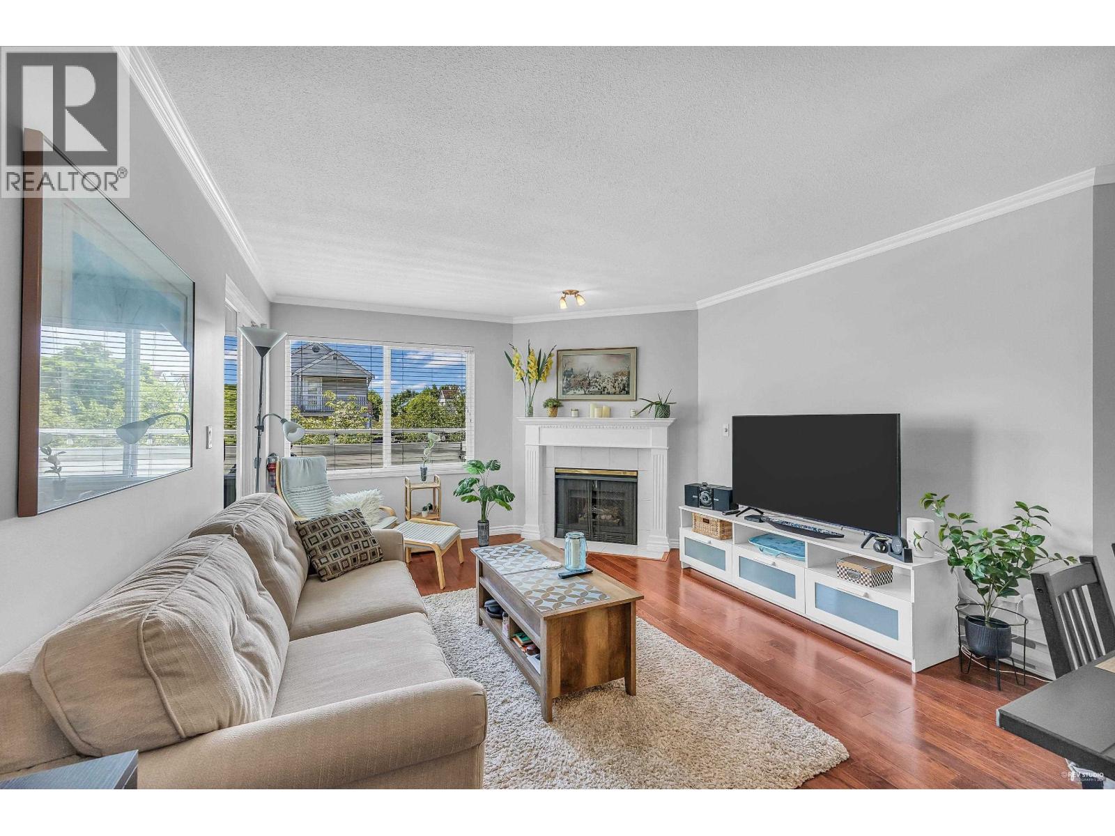 15 5661 LADNER TRUNK ROAD