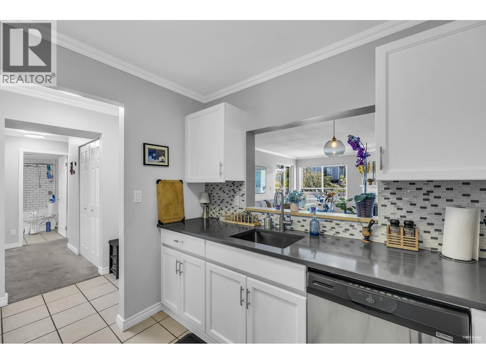 15 5661 LADNER TRUNK ROAD