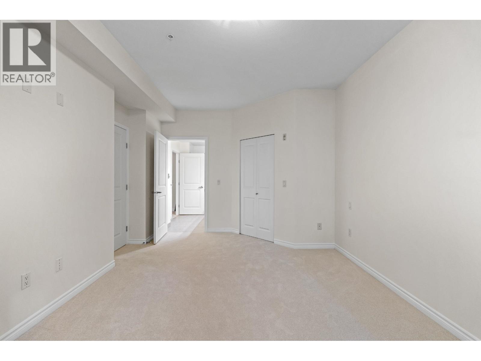 208 3151 CONNAUGHT CRESCENT