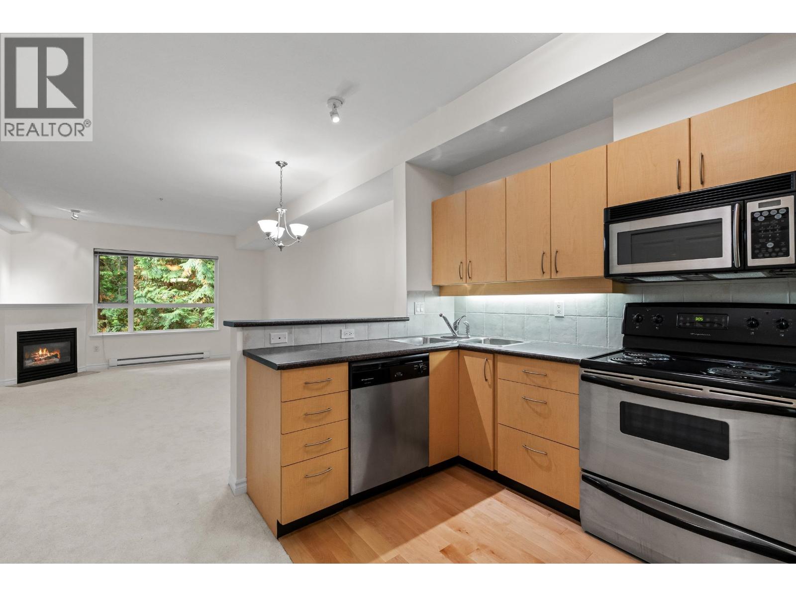 208 3151 CONNAUGHT CRESCENT