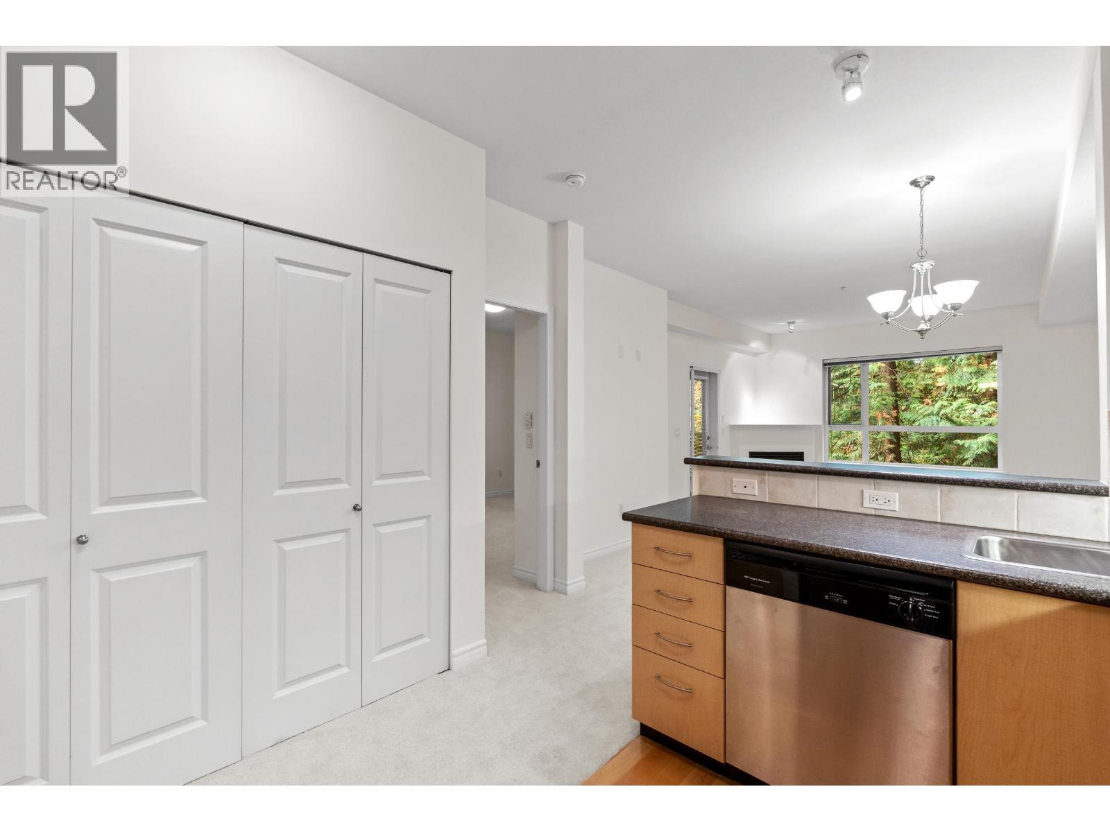 208 3151 CONNAUGHT CRESCENT