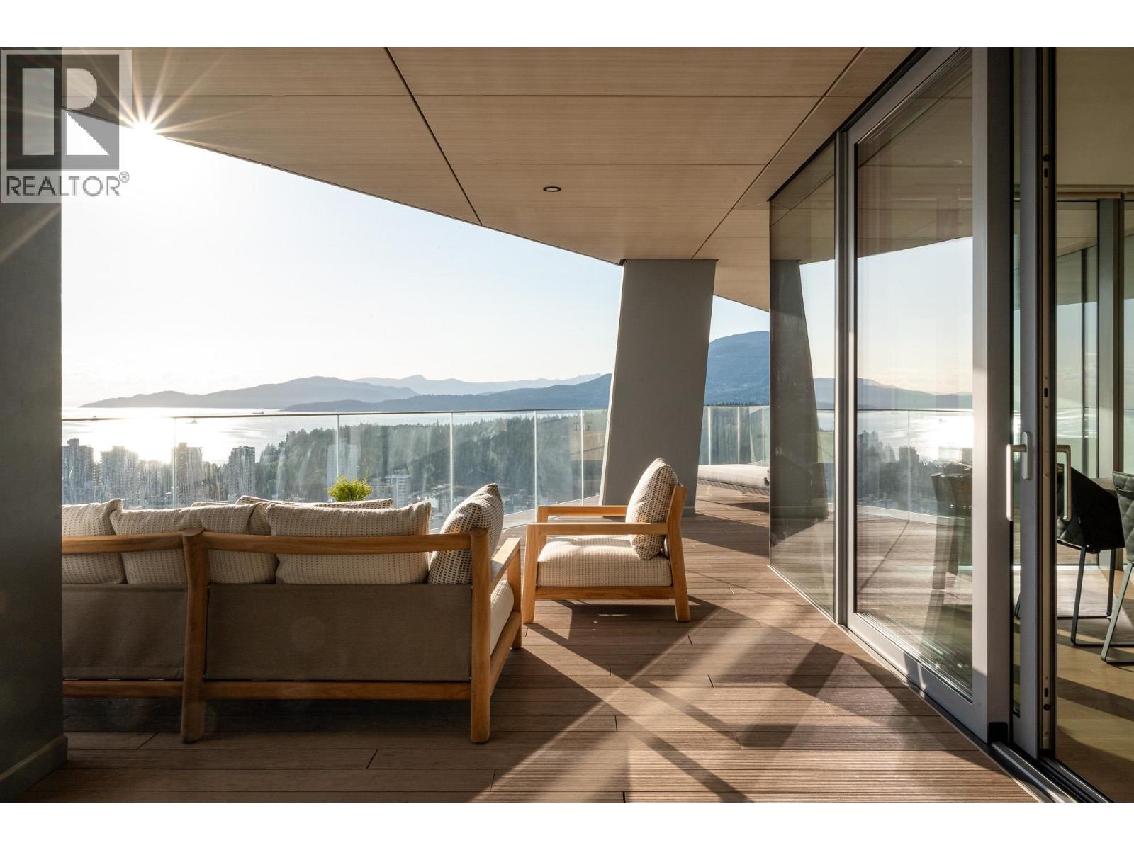 3703 1568 Alberni Street, Vancouver, British Columbia  V6G 0E3 - Photo 2 - R3172005