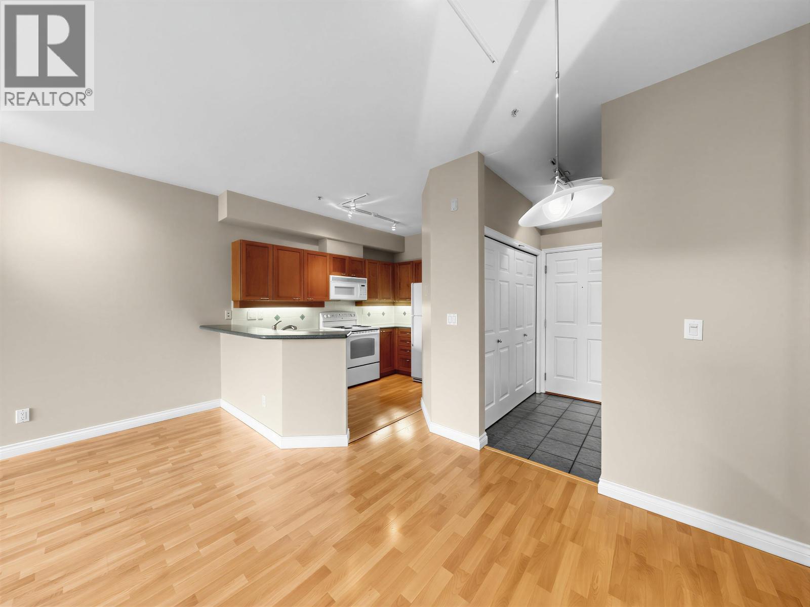 204 131 W 3RD STREET
