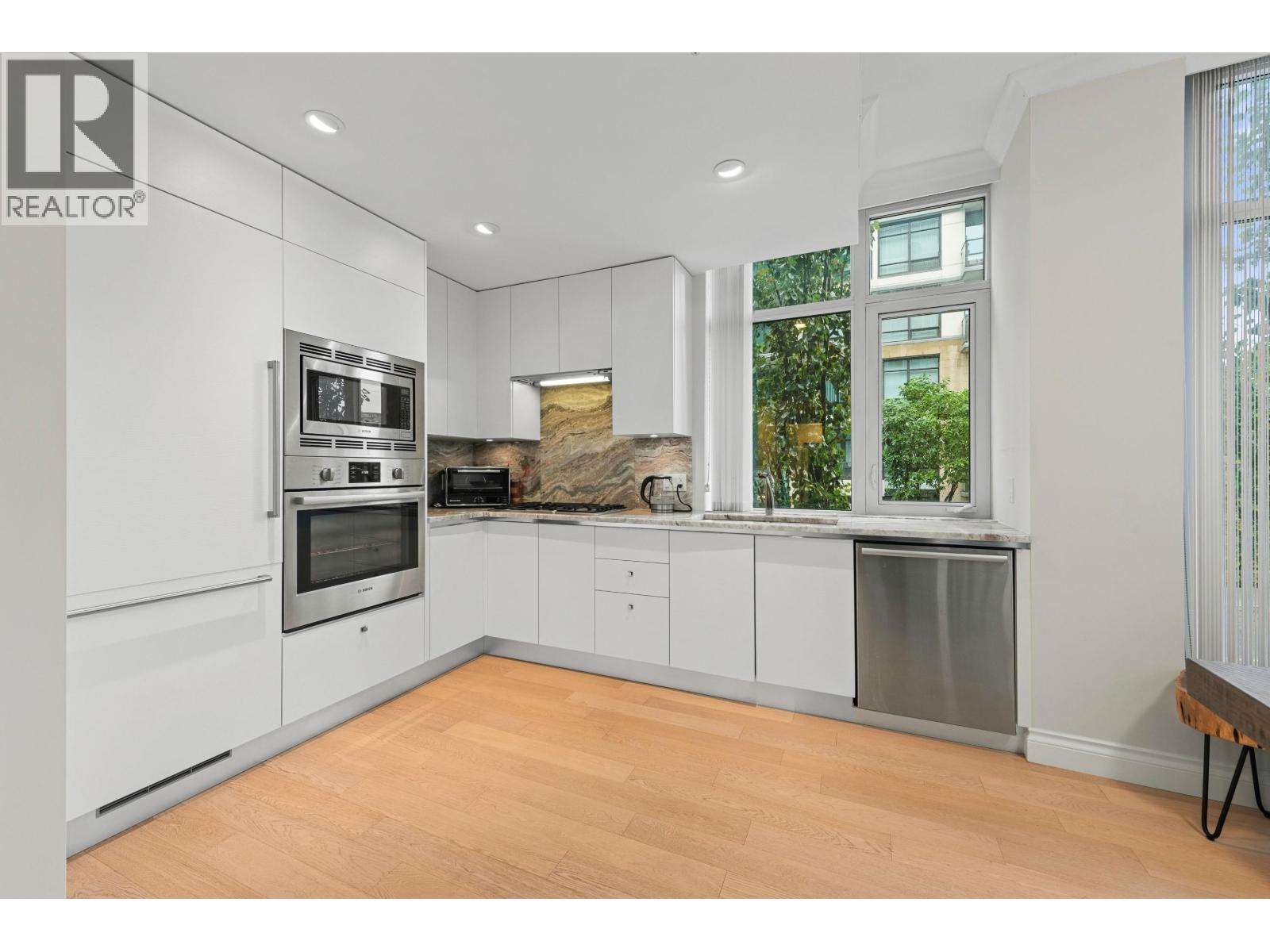 211 185 VICTORY SHIP WAY