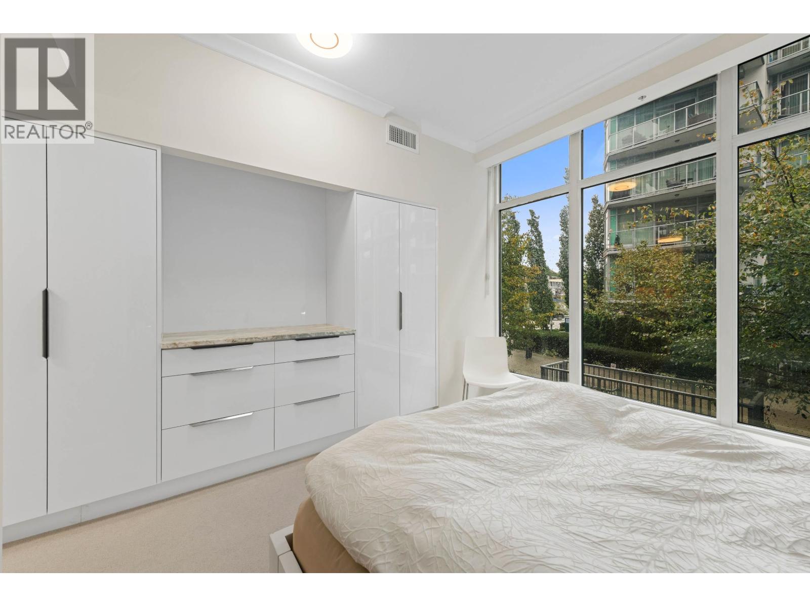 211 185 VICTORY SHIP WAY