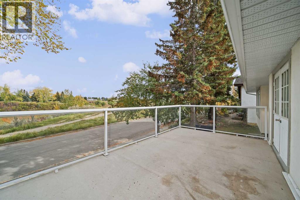 60 Silverview Way NW, Calgary, Alberta  T3B 3J8 - Photo 2 - A2348793